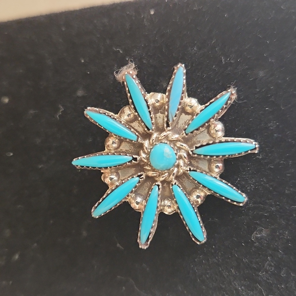 Beautiful NWOT Native American Zuni Turquoise Inlaid Flower Cluster Pendant 🩵💙 - Picture 2 of 12